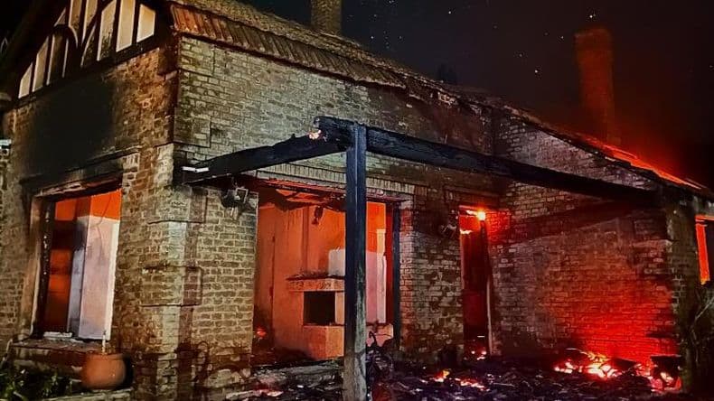 Dos incendios devastadores movilizaron a rescatistas