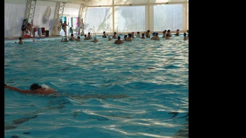 Más de 1.800 personas disfrutan de la pileta municipal