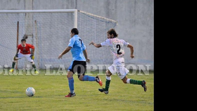 Juventud triunfó y quedó a noventa minutos de la final