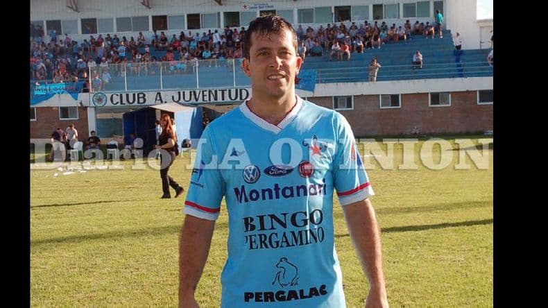 Leclercq reaparecería entre los titulares de Juventud para recibir a Sarmiento