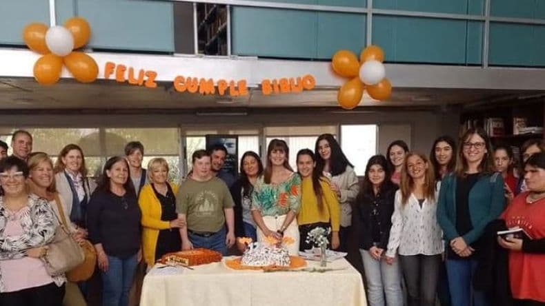 La Biblioteca Dr. Menéndez festejó su 122º aniversario con una ronda de lecturas