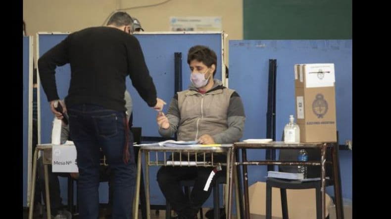 Disponen el pago de un extra para autoridades de mesa de votos de extranjeros
