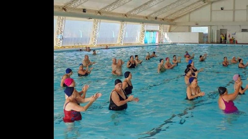 Iniciaron los programas de invierno en el natatorio olímpico climatizado