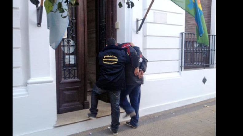 Con la detención de dos jóvenes se esclareció un asalto a una despensa