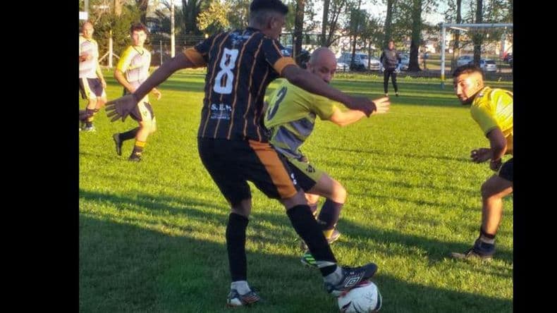 En el fútbol local empiezan a definirse los clasificados a la fase de cuartos de final