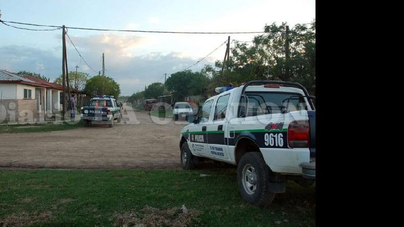 Un enfrentamiento entre dos bandas dejó a un menor y una joven heridos