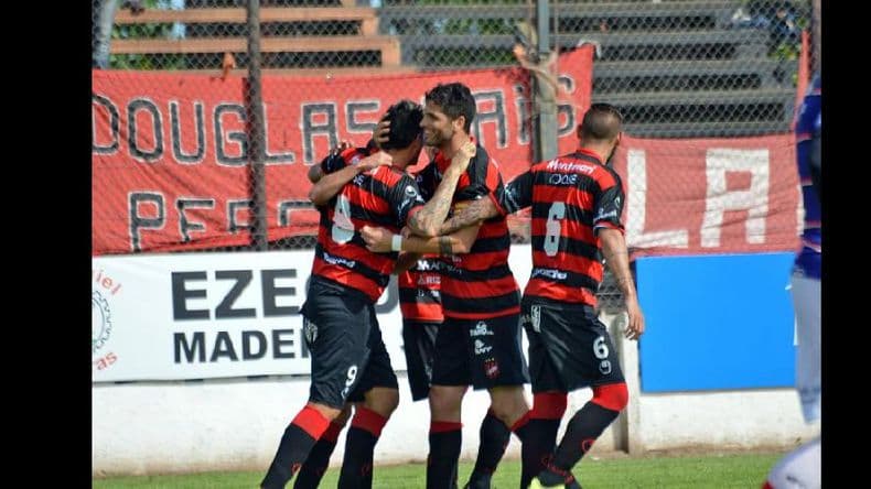 Felipe De la Riva forma el equipo de cara al partido frente a Guaraní