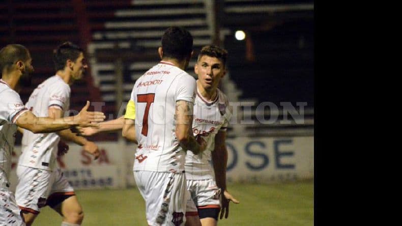 Douglas Haig viajó a Formosa sin definir el equipo para enfrentar a San Martín