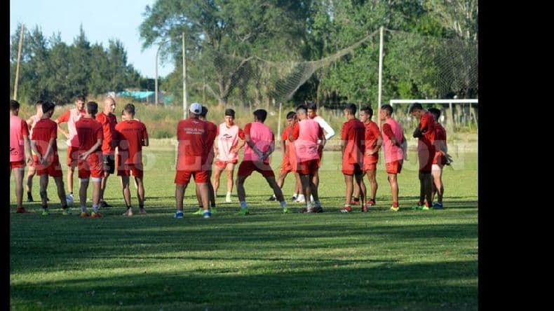 Douglas busca ante Depro un triunfo que le permita saltar a la punta