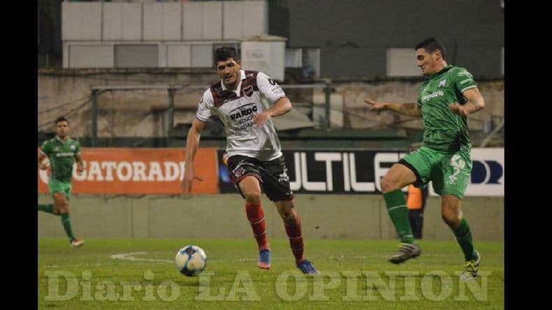 Douglas jugó un gran partido ante Ferro pero empató y le sirve poco