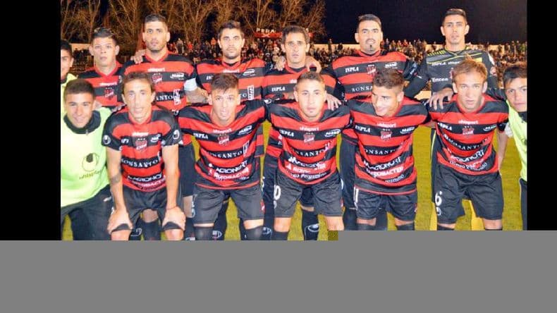 Douglas, que necesita sumar, se mide con un consolidado Atlético Tucumán