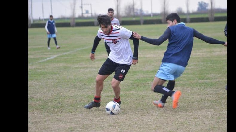 Douglas afronta un nuevo partido amistoso: esta vez ante Rivadavia de Lincoln