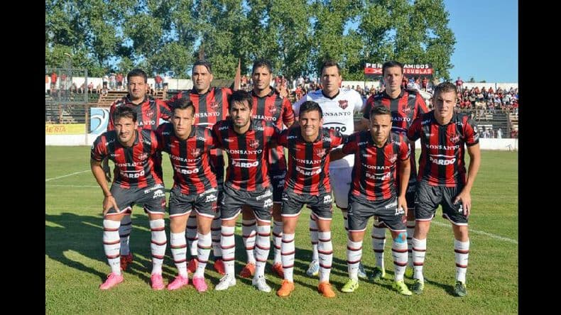 Douglas, ahora más aliviado, inicia su camino de ir en búsqueda de la punta