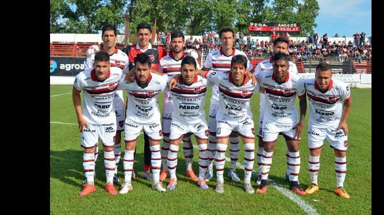 Douglas hace fútbol y Lippi empieza a definir el equipo que jugará el sábado