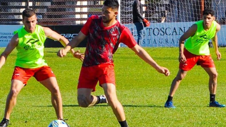 Douglas abre la serie con Germinal en el "Miguel Morales" en busca del triunfo