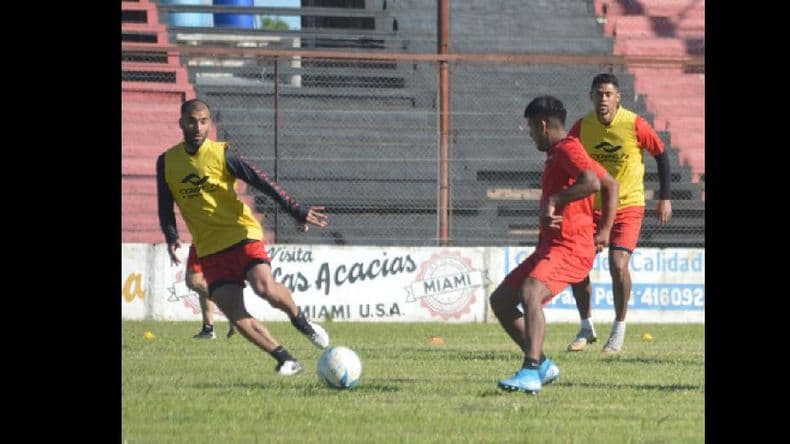Douglas continúa enfocado en su pretemporada de cara al inicio del Federal A