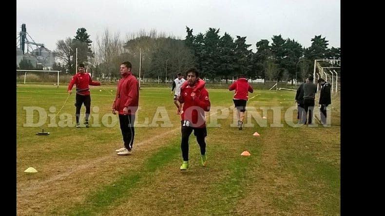 Douglas Haig realizó trabajos tácticos y hoy De la Riva alineará el equipo