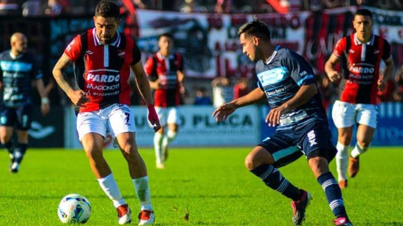 Douglas visita a Independiente de Chivilcoy en busca de la recuperación