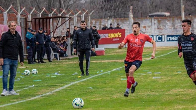 Derrota de Douglas frente a Independiente en Chivilcoy