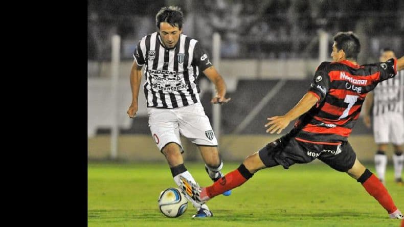 Douglas se sigue complicando: volvió a perder y quedó muy lejos de la punta
