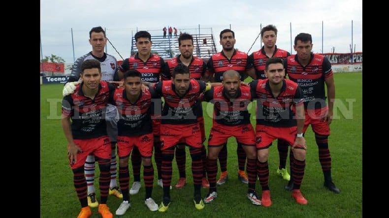 Douglas Haig entrena y el técnico define los once para enfrentar a Defensores