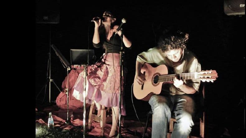 Canciones en portugués y francés con Dúo Pretos
