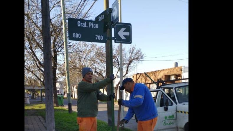 Colocan nuevos nomencladores en distintos sectores del barrio Acevedo