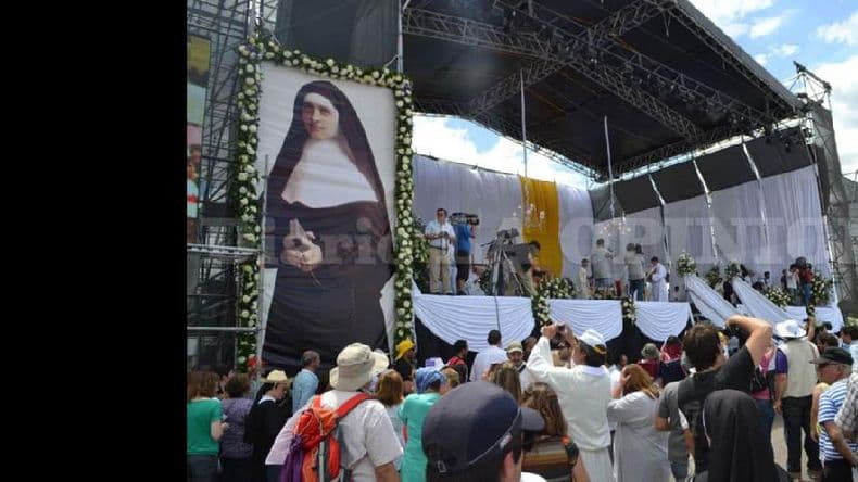 Comenzó la novena en honor a María Crescencia