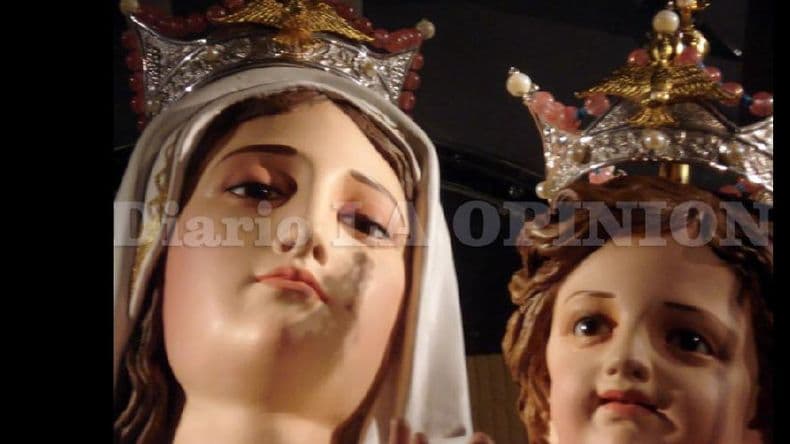 Los fieles se preparan para honrar a la Virgen del Rosario de San Nicolás