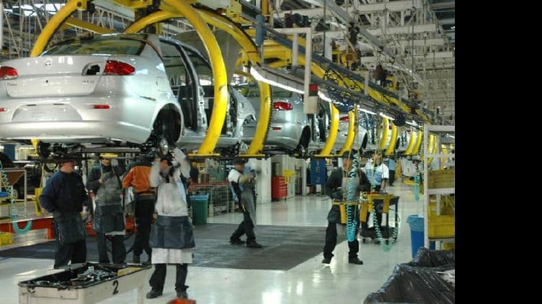 Se venden cada vez más autos importados