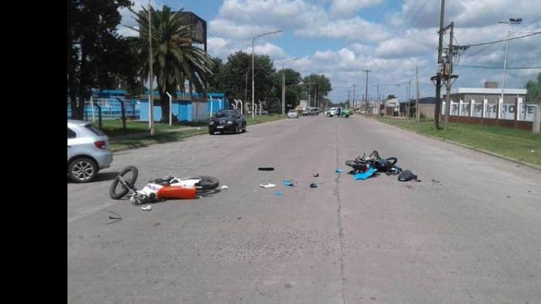 Fuerte choque entre dos motos en Florencio Sánchez
