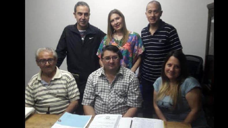 Incorporaron a una persona con discapacidad como portero de escuela