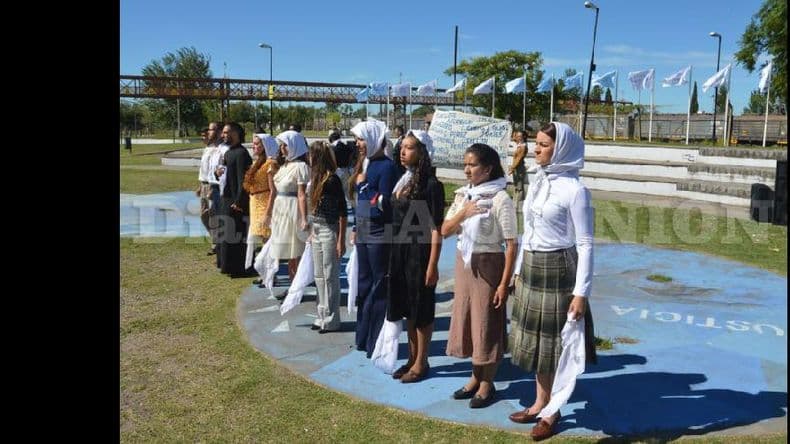 Recordando a los desaparecidos se conmemoró el Día de la Memoria