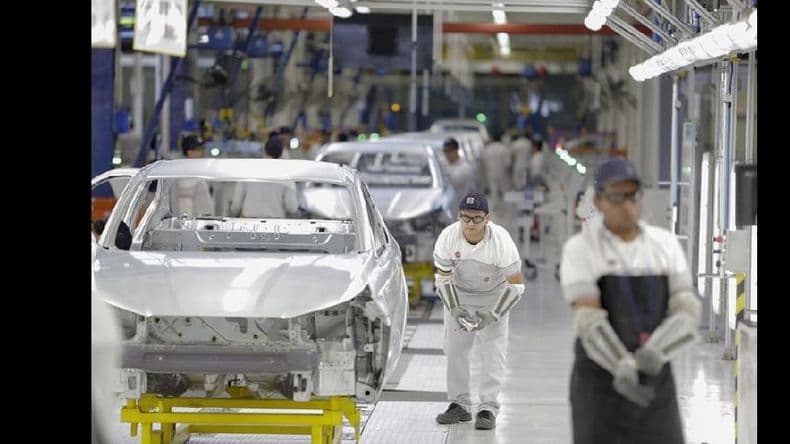 La producción automotriz cayó más del 25% en septiembre