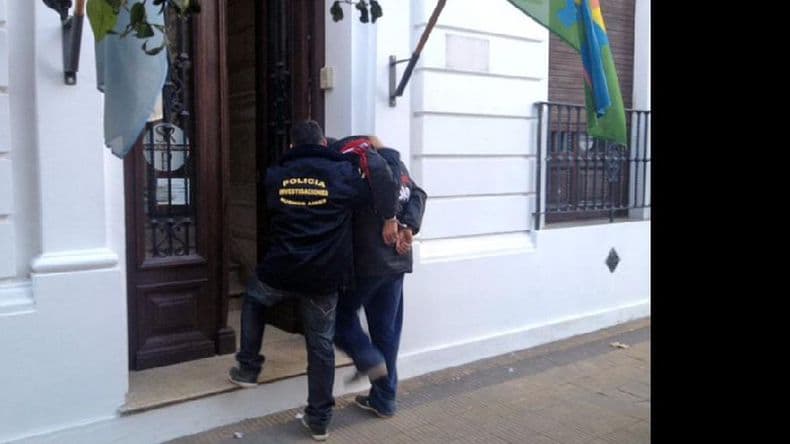 Detuvieron a un menor por un asalto a un motociclista: le imputan varios hechos