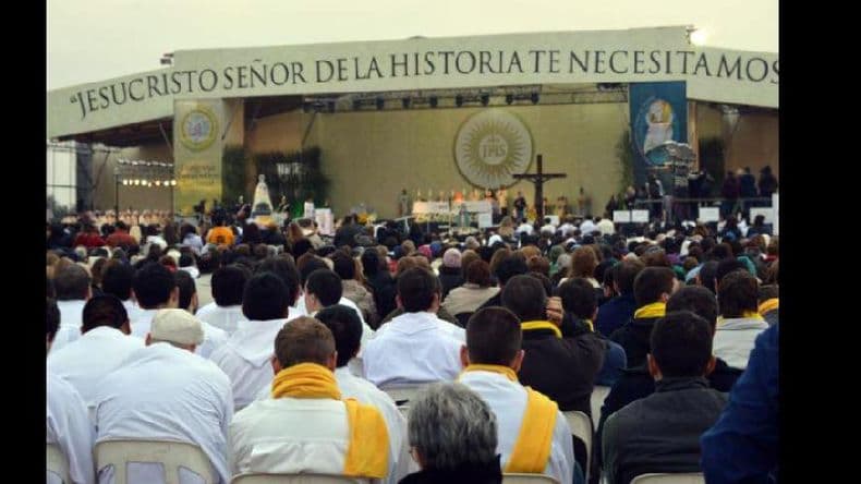 Con una multitudinaria misa quedó inaugurado el XI Congreso Eucarístico