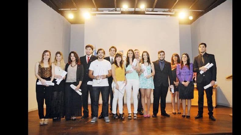 Acto de colación de grado en la Universidad Nacional del Noroeste