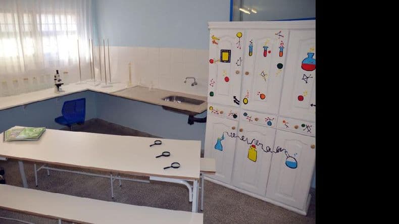La Fundación Santiago Laguía inauguró el laboratorio en la EP Nº 5