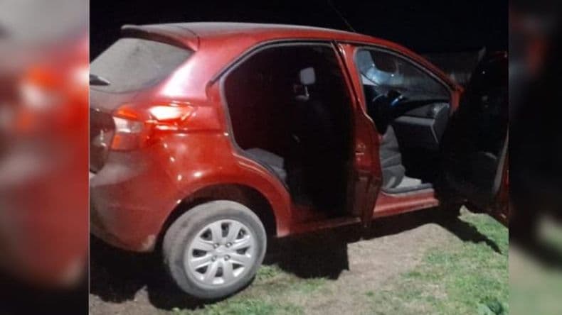 Ladrones escucharon el handy policial y dejaron de hacer el boquete para robar en local gastronómico