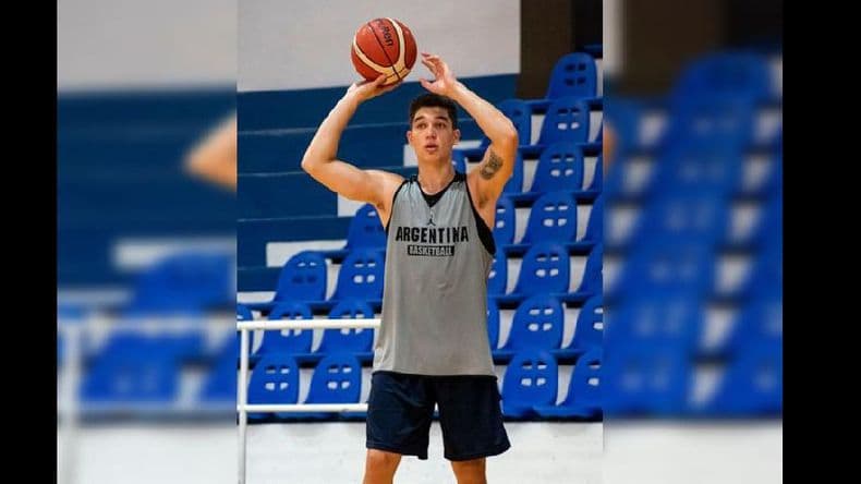 Mateo Pérez en otra concentración con el Seleccionado Nacional U18