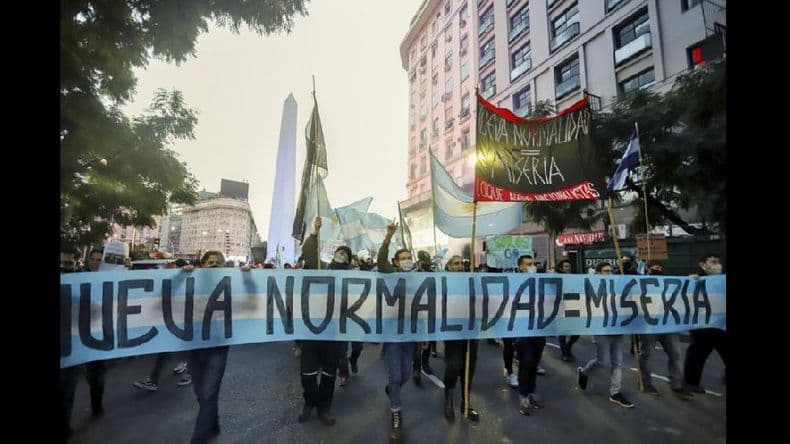 Banderazos de protesta en todo el país en defensa de la Constitución Nacional