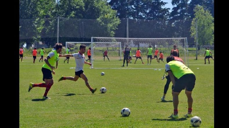 Douglas Haig: Lippi probó el equipo sin Bazán, que padece una molestia