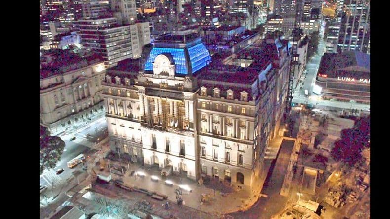Centro Cultural Kirchner: apuntes para un debate inconcluso