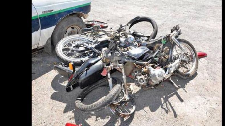 Un choque frontal entre motos dejó dos víctimas fatales en San Nicolás