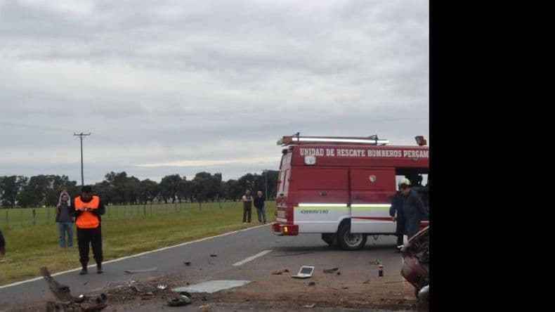 Accidente en la ruta nacional Nº 188 entre un camión y un tractor que tiraba una tolva
