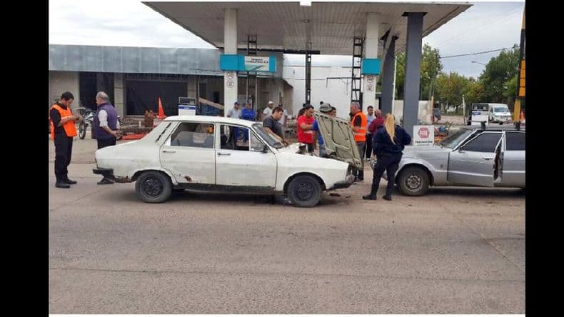Chocaron dos autos en Ameghino y Paraguay