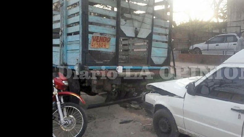 Un hombre se descompensó y murió mientras conducía un auto en avenida Ameghino