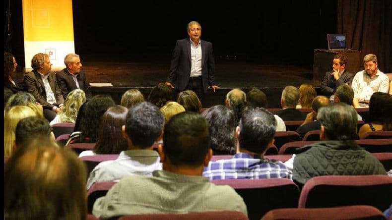 El intendente encabezó la primera reunión de Gabinete ampliado