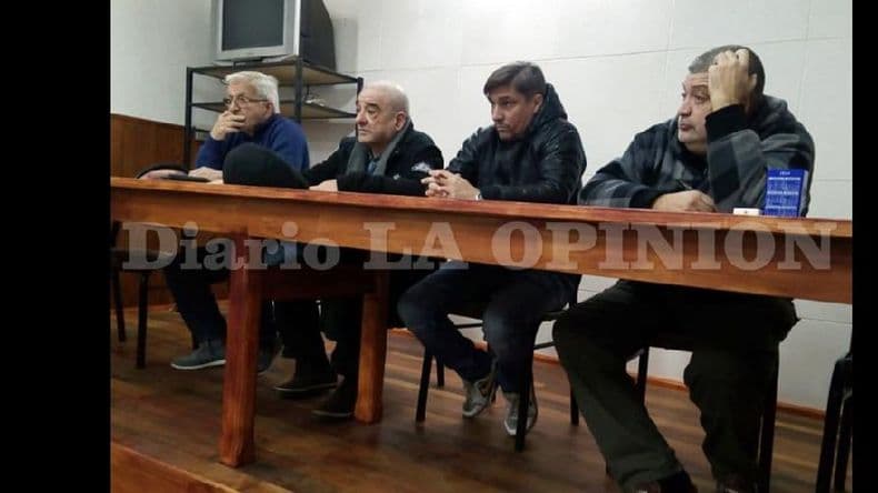 Autoridades y directivos reunidos por varios temas en el auditorio de la Liga
