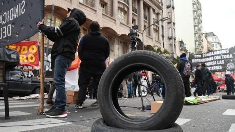 Neumáticos: el Sutna y las empresas retoman el diálogo para intentar resolver el conflicto